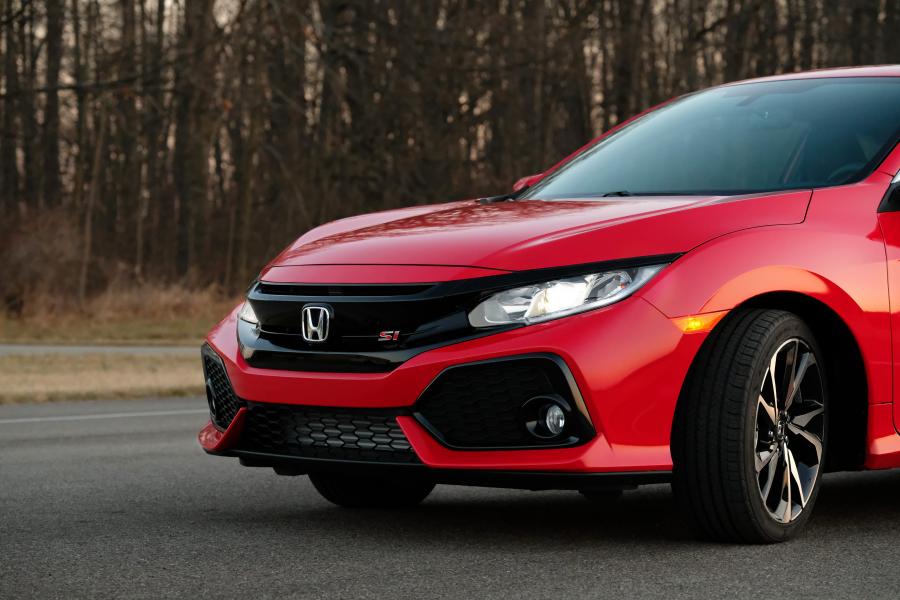 Детали экстерьера Honda Civic Si Coupe 2017 года  (NA) (фото 43 из 79)
